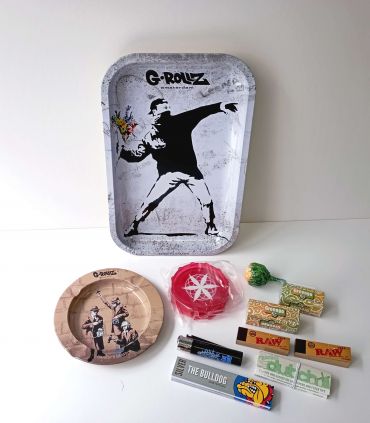 420 Special Gift Pack 13 GRollz Banksy's'Flower Thrower'&'Spy Booth'